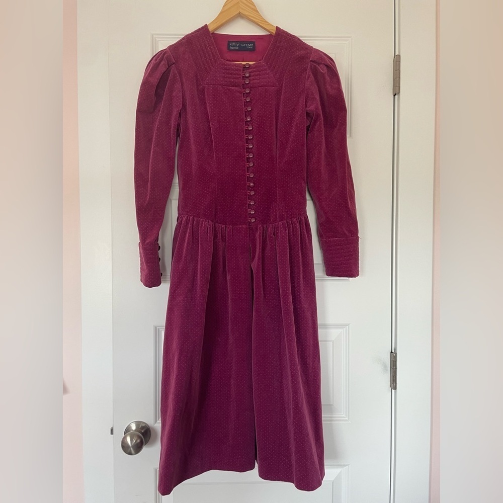Vintage 80s Kathryn Conover Plum with tiny dots, Velvet button up dress, size 6 - Picture 1 of 7